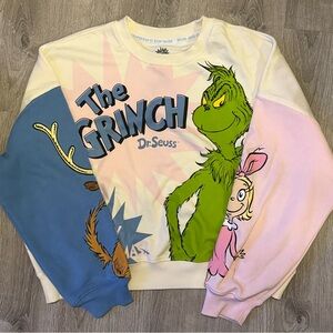 The Grinch Dr. Seuss graphic print Sweatshirt Cindy Lou max grinch holiday
